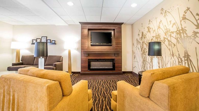 <b>Sleep Inn and Suites Douglas Lobby</b>. Images powered by <a href="https://iceportal.shijigroup.com/" title="IcePortal" target="_blank">IcePortal</a>.