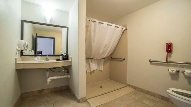 <b>Sleep Inn and Suites Douglas Suite</b>. Images powered by <a href="https://iceportal.shijigroup.com/" title="IcePortal" target="_blank">IcePortal</a>.