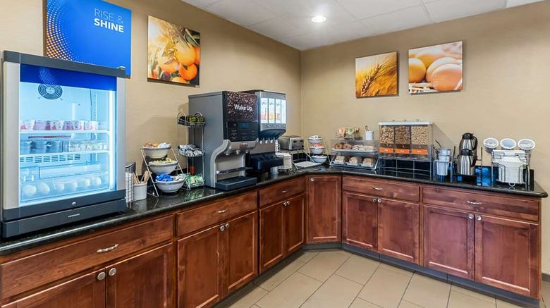 <b>Comfort Inn & Suites Laramie Restaurant</b>. Images powered by <a href="https://iceportal.shijigroup.com/" title="IcePortal" target="_blank">IcePortal</a>.