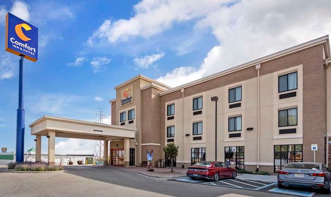 Comfort Inn & Suites Exterior