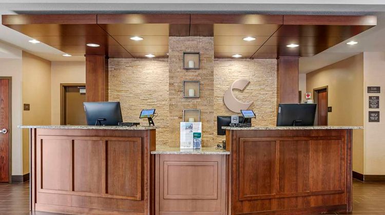Comfort Inn & Suites Lobby