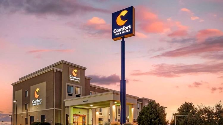 Comfort Inn & Suites Exterior