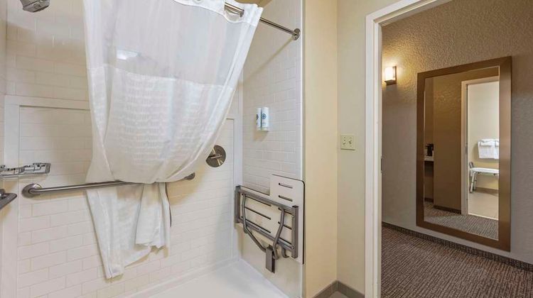 Comfort Inn & Suites Room