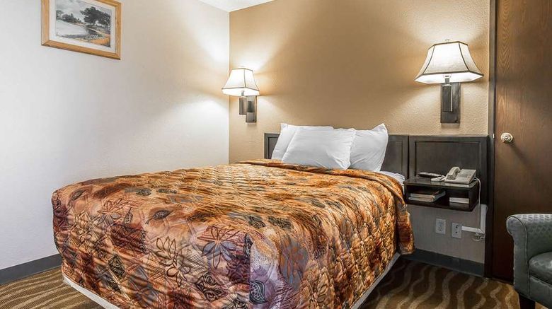<b>Rodeway Inn Room</b>. Images powered by <a href="https://iceportal.shijigroup.com/" title="IcePortal" target="_blank">IcePortal</a>.