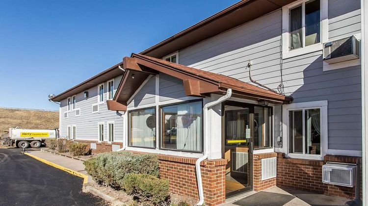 Rodeway Inn Exterior