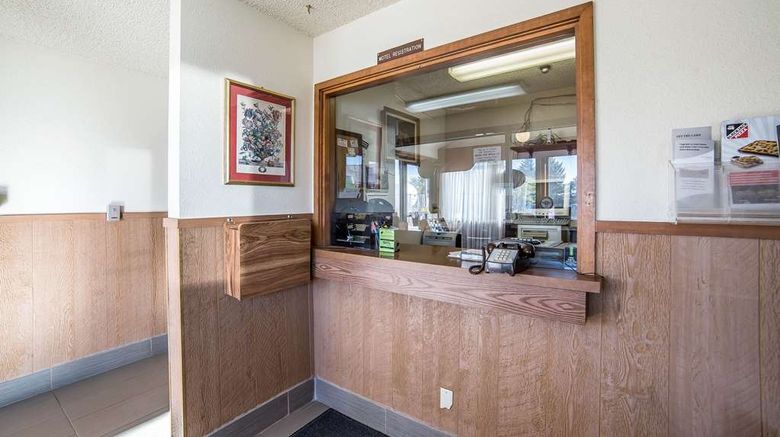 <b>Rodeway Inn Lobby</b>. Images powered by <a href="https://iceportal.shijigroup.com/" title="IcePortal" target="_blank">IcePortal</a>.