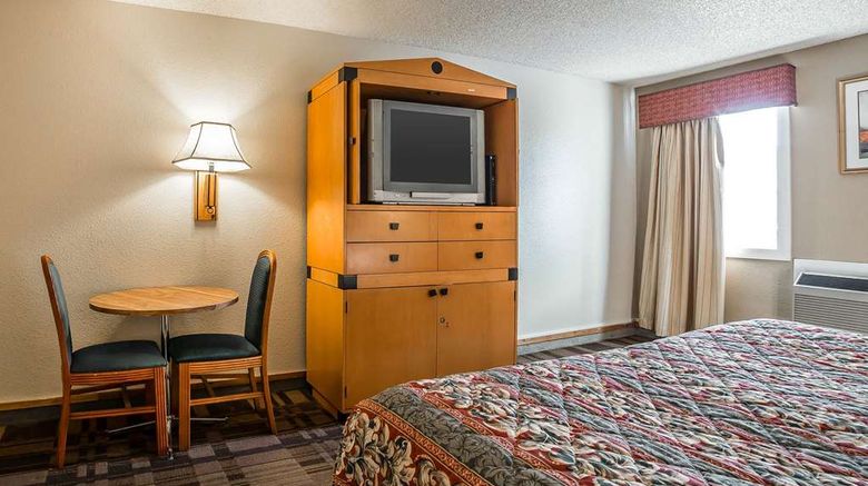 <b>Rodeway Inn Room</b>. Images powered by <a href="https://iceportal.shijigroup.com/" title="IcePortal" target="_blank">IcePortal</a>.