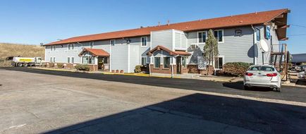 Rodeway Inn Exterior