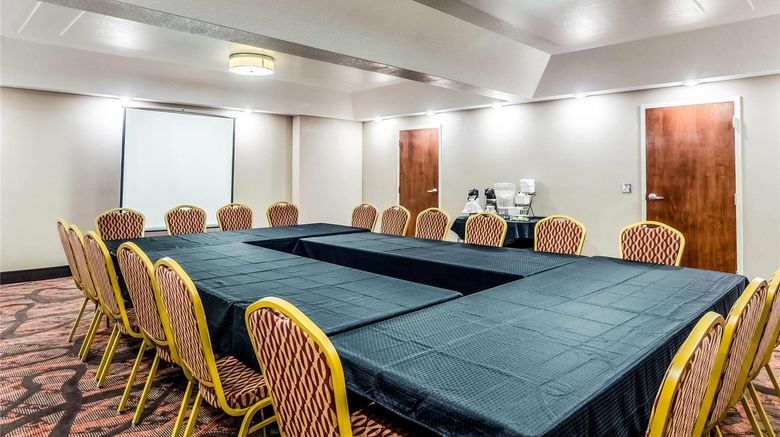 <b>Quality Inn Meeting</b>. Images powered by <a href="https://iceportal.shijigroup.com/" title="IcePortal" target="_blank">IcePortal</a>.