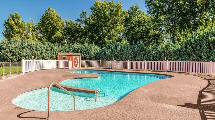 Quality Inn Pool