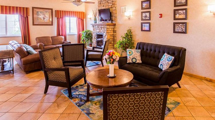 Quality Inn and Suites University Lobby