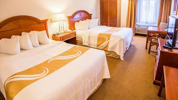 Quality Inn and Suites University Room