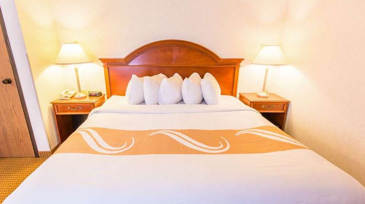Quality Inn and Suites University Room