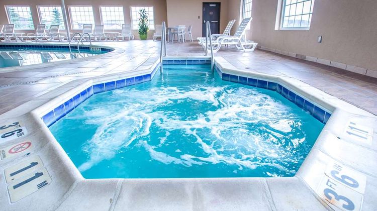 Quality Inn and Suites University Pool