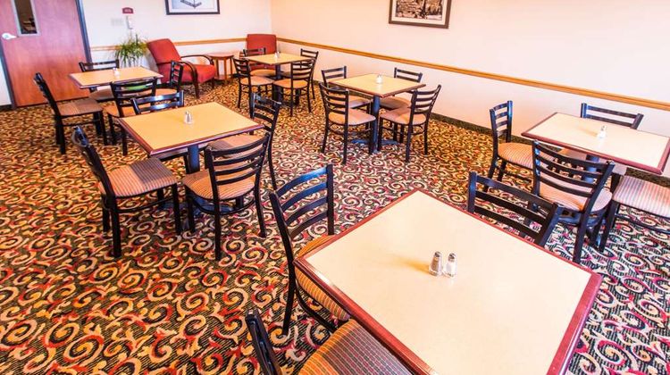 Quality Inn and Suites University Restaurant