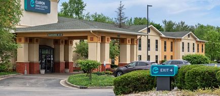 Clarion Inn and Suites Indianapolis Northwest Exterior