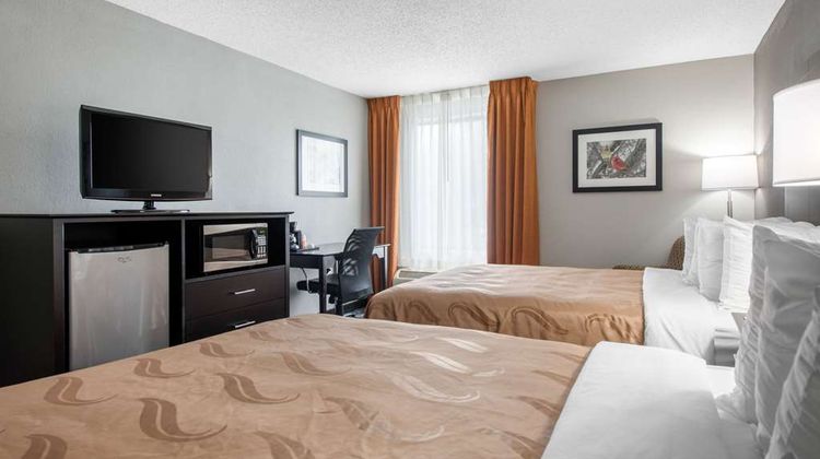 Quality Inn & Suites Brownsburg Room