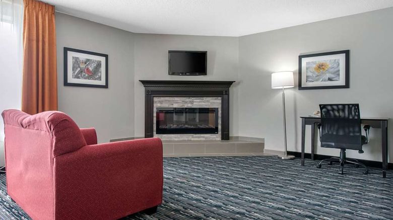 <b>Quality Inn & Suites Brownsburg Suite</b>. Images powered by <a href="https://iceportal.shijigroup.com/" title="IcePortal" target="_blank">IcePortal</a>.