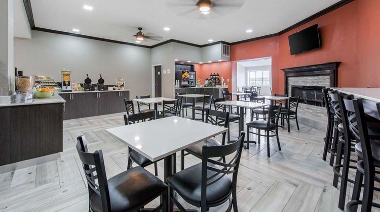 Quality Inn & Suites Brownsburg Restaurant