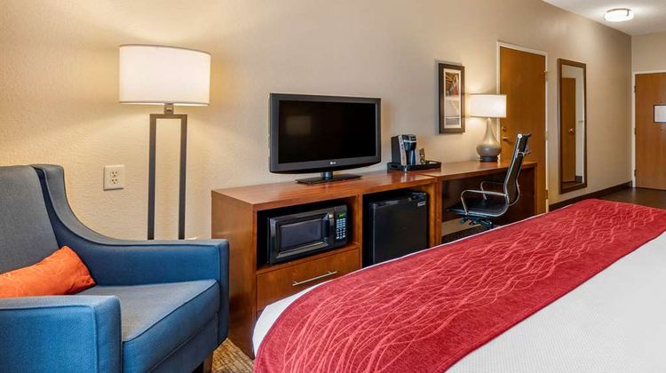Comfort Inn La Porte Room