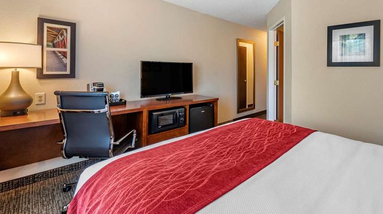 Comfort Inn La Porte Room