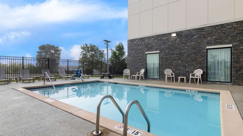 <b>Comfort Suites Rensselaer Pool</b>. Images powered by <a href="https://iceportal.shijigroup.com/" title="IcePortal" target="_blank">IcePortal</a>.