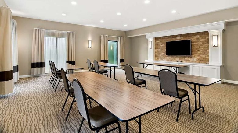 <b>Comfort Suites Rensselaer Meeting</b>. Images powered by <a href="https://iceportal.shijigroup.com/" title="IcePortal" target="_blank">IcePortal</a>.