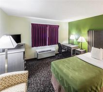 Quality Inn Decatur Room