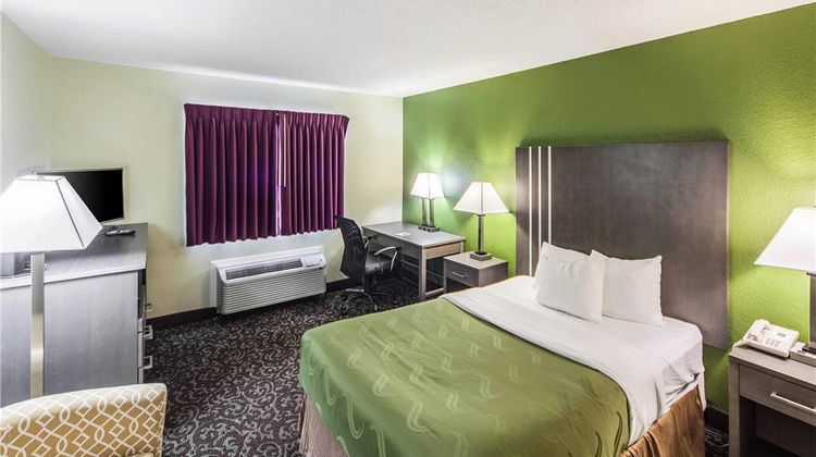 Quality Inn Decatur Room