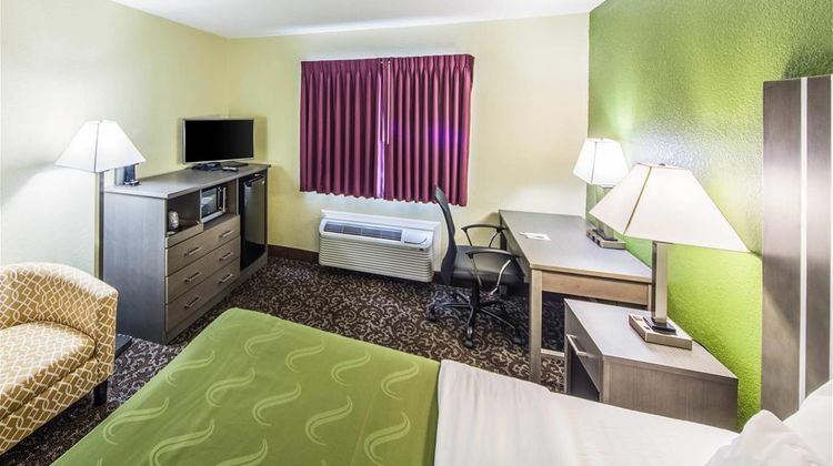 Quality Inn Decatur Room