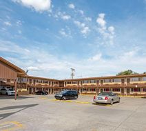Rodeway Inn Terre Haute Exterior