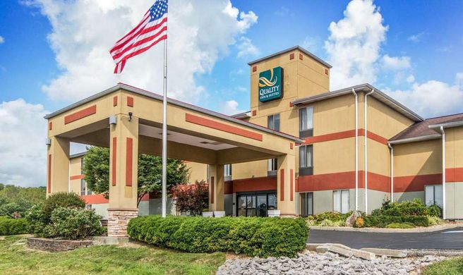 Quality Inn & Suites Lawrenceburg Exterior
