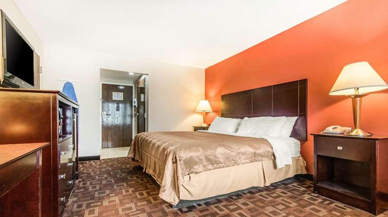 <b>Quality Inn & Suites Lawrenceburg Room</b>. Images powered by <a href="https://iceportal.shijigroup.com/" title="IcePortal" target="_blank">IcePortal</a>.