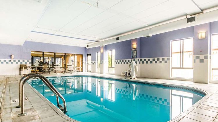 Quality Inn & Suites Lawrenceburg Pool
