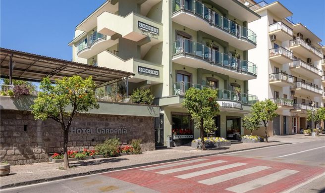 Gardenia Sorrento Coast Exterior