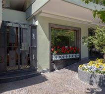 Gardenia Sorrento Coast Exterior