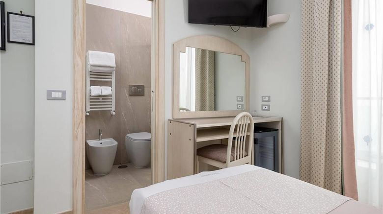 <b>Gardenia Sorrento Coast Room</b>. Images powered by <a href="https://iceportal.shijigroup.com/" title="IcePortal" target="_blank">IcePortal</a>.