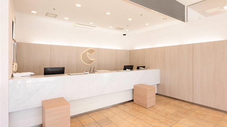 <b>Comfort Hotel Toyokawa Lobby</b>. Images powered by <a href="https://iceportal.shijigroup.com/" title="IcePortal" target="_blank">IcePortal</a>.