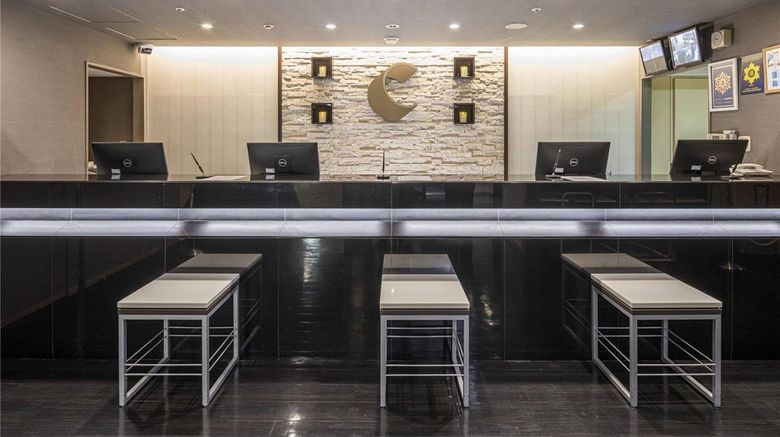 <b>Comfort Hotel Tokyo Higashi Nihombashi Lobby</b>. Images powered by <a href="https://iceportal.shijigroup.com/" title="IcePortal" target="_blank">IcePortal</a>.