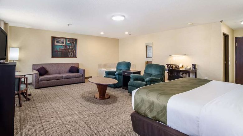 <b>Quality Inn Suite</b>. Images powered by <a href="https://iceportal.shijigroup.com/" title="IcePortal" target="_blank">IcePortal</a>.