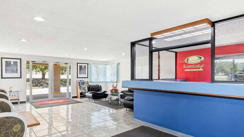 <b>Econo Lodge Emporia Lobby</b>. Images powered by <a href="https://iceportal.shijigroup.com/" title="IcePortal" target="_blank">IcePortal</a>.