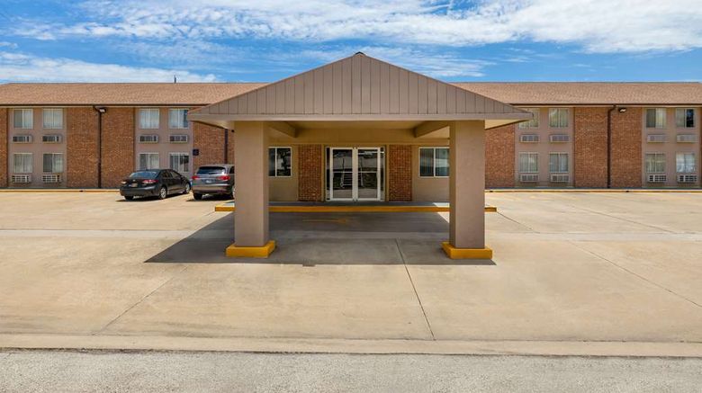 <b>Econo Lodge Emporia Exterior</b>. Images powered by <a href="https://iceportal.shijigroup.com/" title="IcePortal" target="_blank">IcePortal</a>.