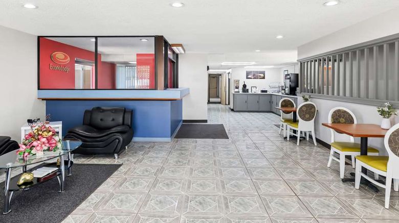 <b>Econo Lodge Emporia Lobby</b>. Images powered by <a href="https://iceportal.shijigroup.com/" title="IcePortal" target="_blank">IcePortal</a>.