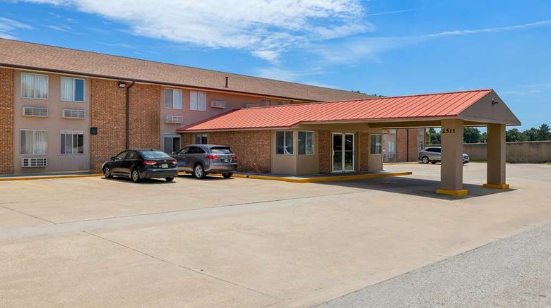 <b>Econo Lodge Emporia Exterior</b>. Images powered by <a href="https://iceportal.shijigroup.com/" title="IcePortal" target="_blank">IcePortal</a>.