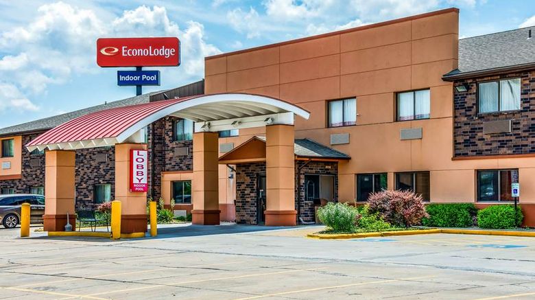 <b>Econo Lodge Topeka Exterior</b>. Images powered by <a href="https://iceportal.shijigroup.com/" title="IcePortal" target="_blank">IcePortal</a>.