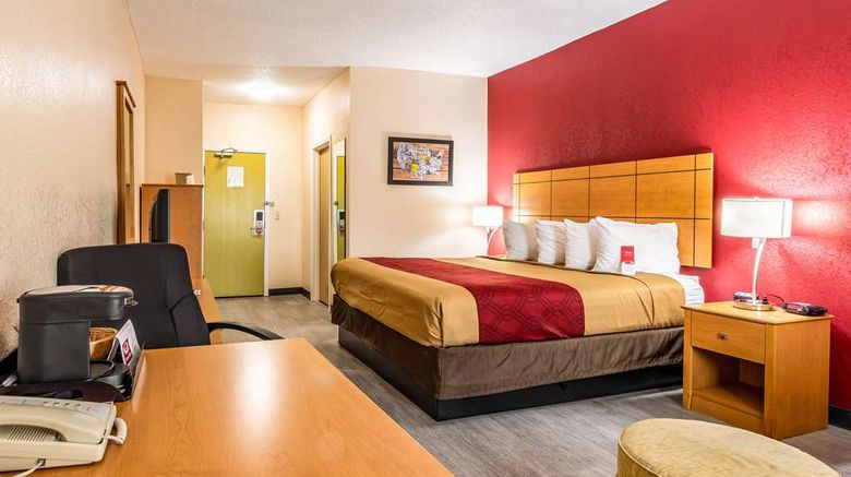 <b>Econo Lodge Topeka Room</b>. Images powered by <a href="https://iceportal.shijigroup.com/" title="IcePortal" target="_blank">IcePortal</a>.