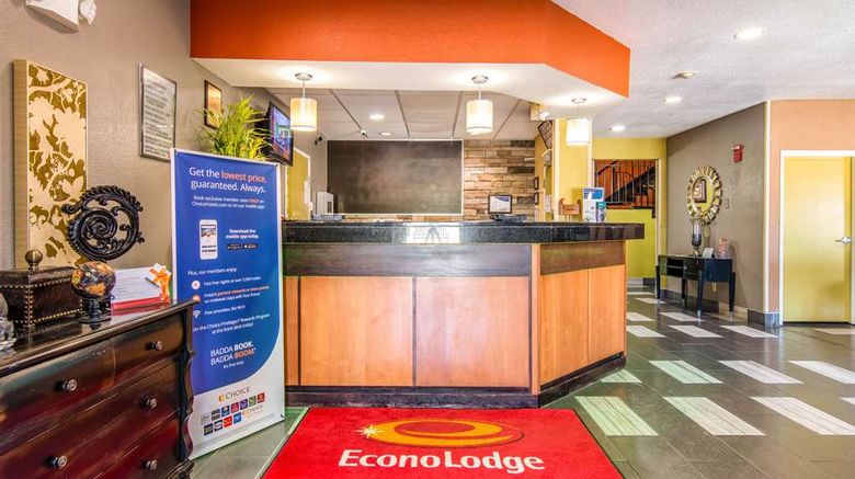 <b>Econo Lodge Topeka Lobby</b>. Images powered by <a href="https://iceportal.shijigroup.com/" title="IcePortal" target="_blank">IcePortal</a>.