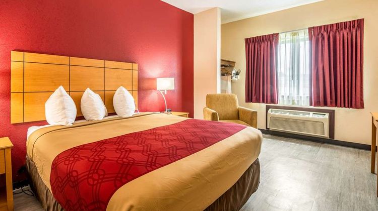 Econo Lodge Topeka Room