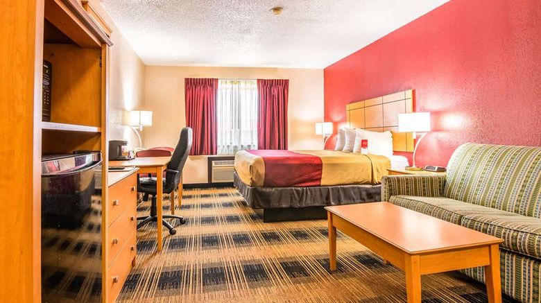 <b>Econo Lodge Topeka Room</b>. Images powered by <a href="https://iceportal.shijigroup.com/" title="IcePortal" target="_blank">IcePortal</a>.