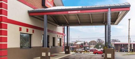 Econo Lodge & Suites Exterior
